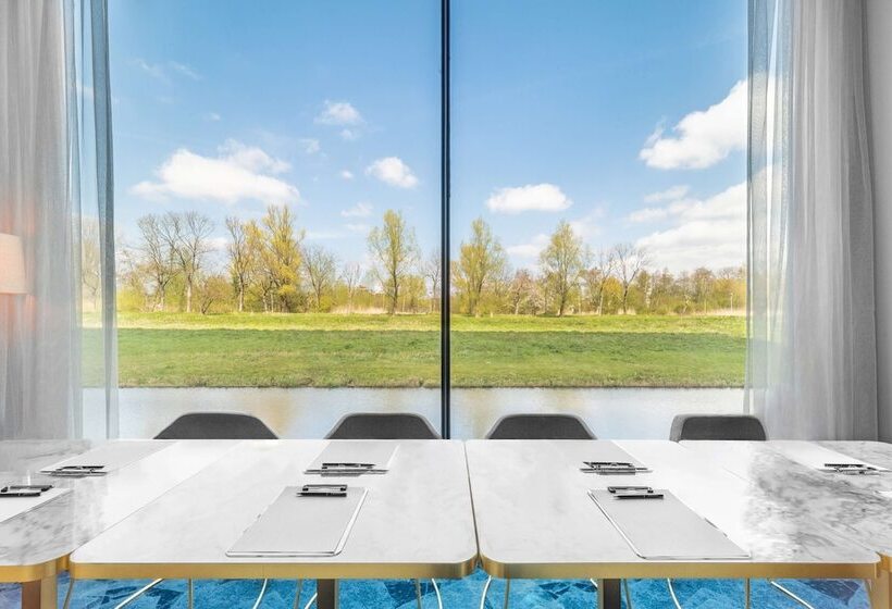 Radisson Hotel & Suites Amsterdam South