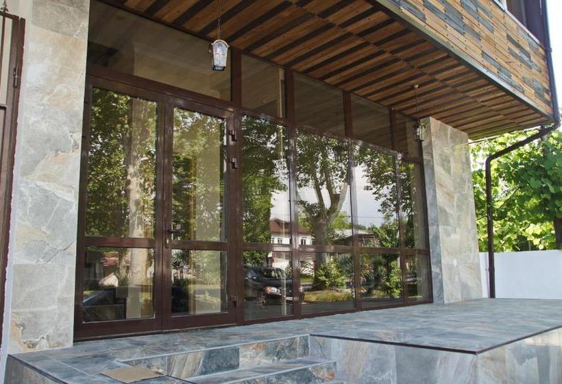 پانسیون Guest House Belyi Lebed