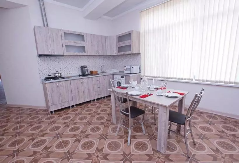 پانسیون Guest House Belyi Lebed