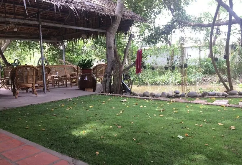 استراحتگاه Hometravel Mekong Can Tho