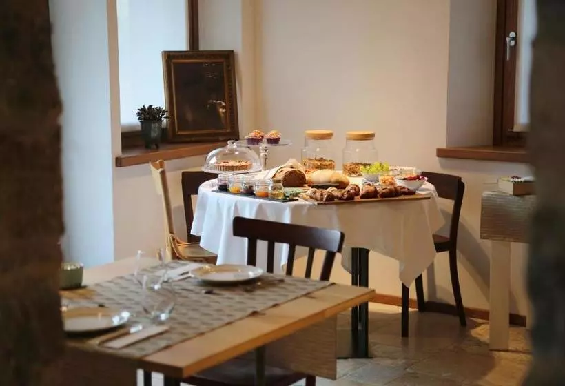 تختخواب و صبحانه Mostofiore