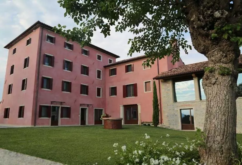 تختخواب و صبحانه Mostofiore