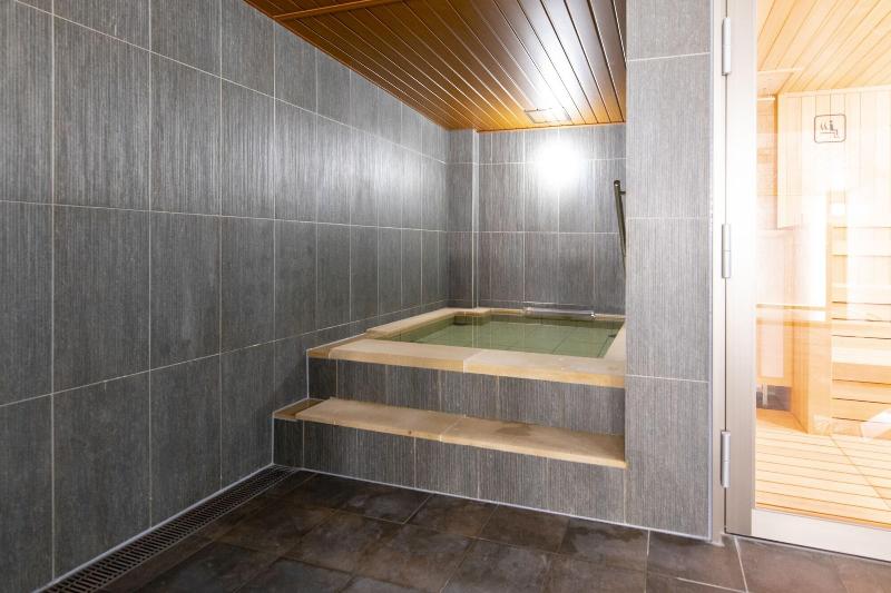 فنادق الكبسولة Torifito Hotel&pod Kanazawa Hyakumangoku Dori