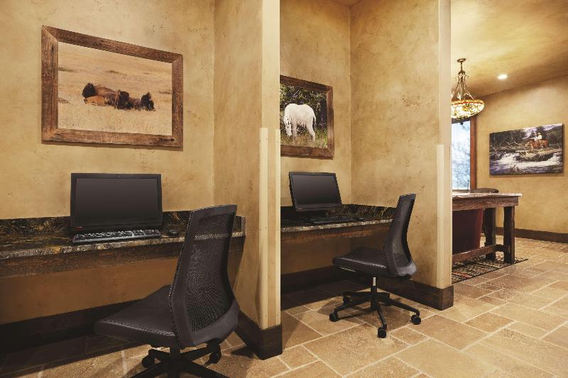 فندق Glacier International Lodge