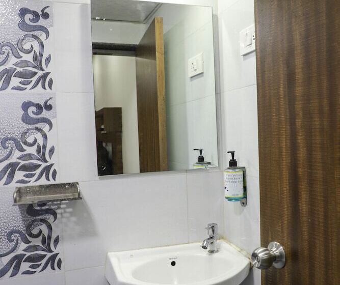 Hotel Plaza Executive   Near Bkc