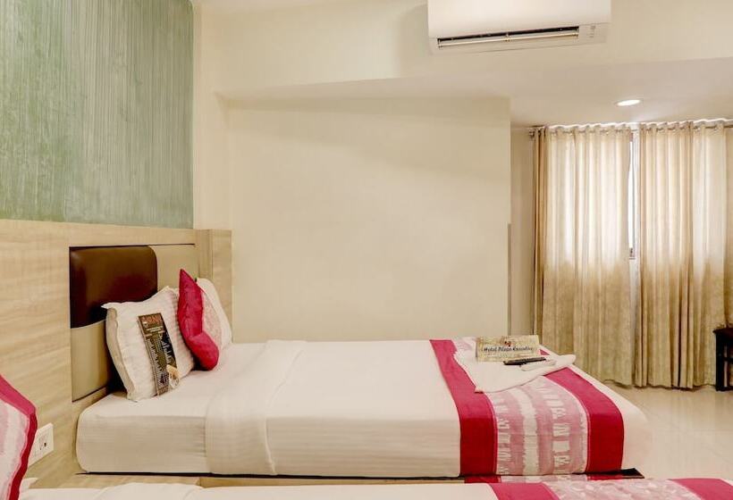 Hotel Plaza Executive   Near Bkc