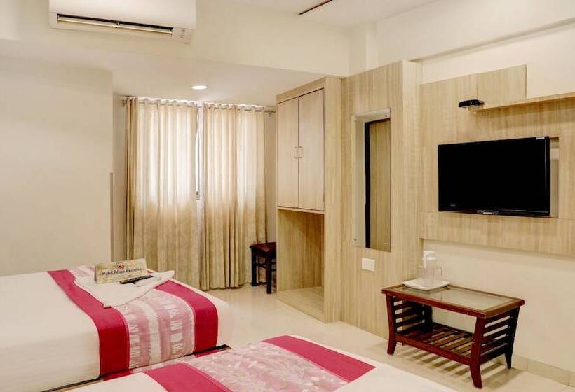 Hotel Plaza Executive   Near Bkc