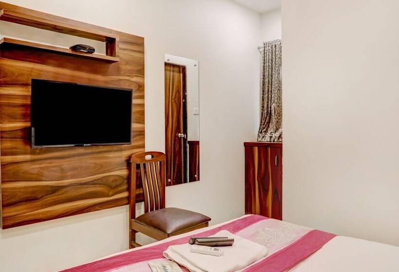 Hotel Plaza Executive   Near Bkc