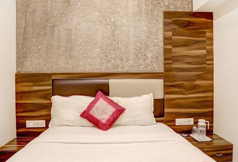 Hotel Plaza Executive   Near Bkc