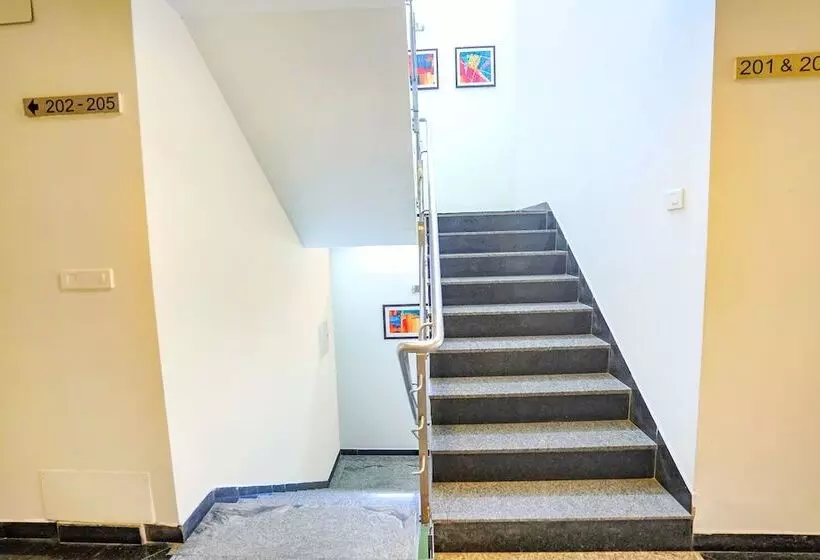 Hotelli Fab Raj Residency Iii