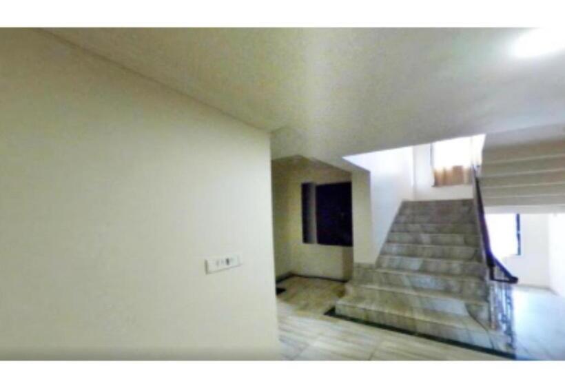 호텔 Balcony Rooms Overlooking The Main Market