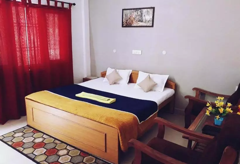Hotelli Narmada Palace