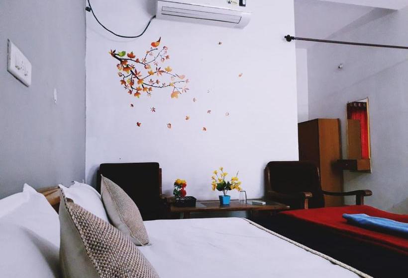 ホテル Narmada Palace