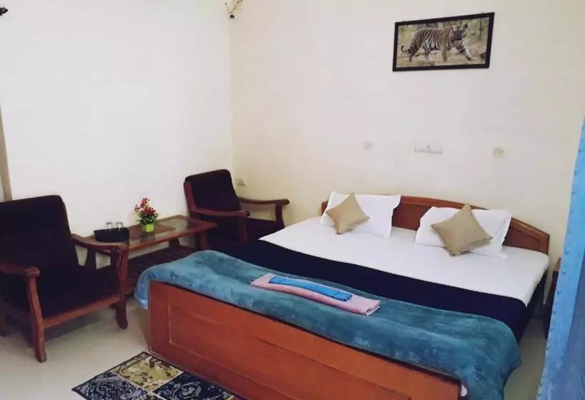 Hotelli Narmada Palace