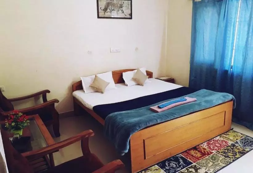 Hotelli Narmada Palace