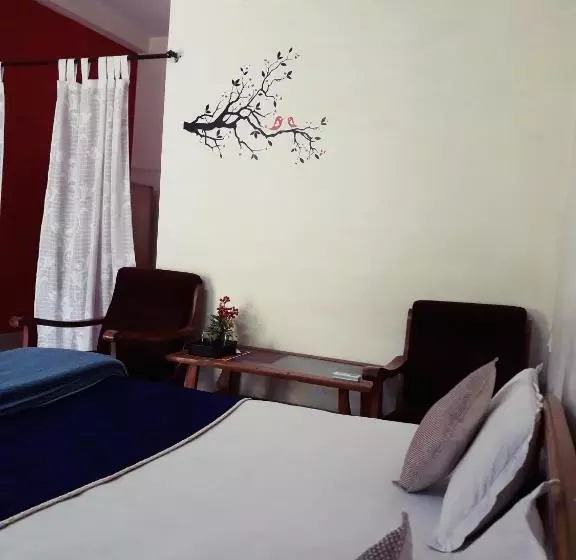 Hotelli Narmada Palace