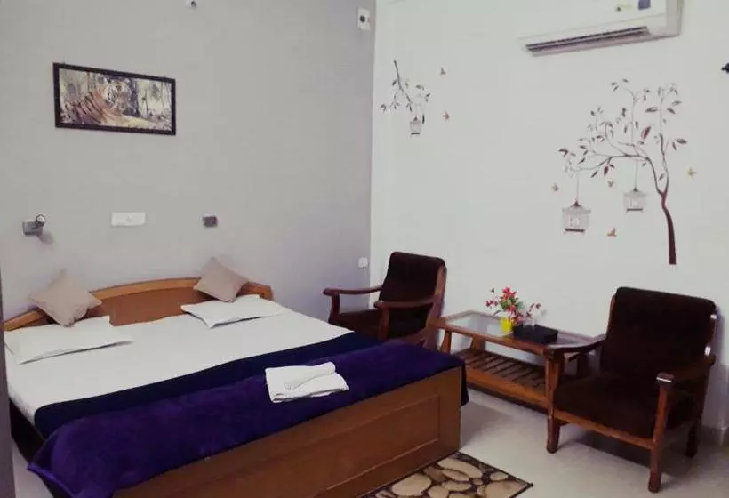 Hotelli Narmada Palace