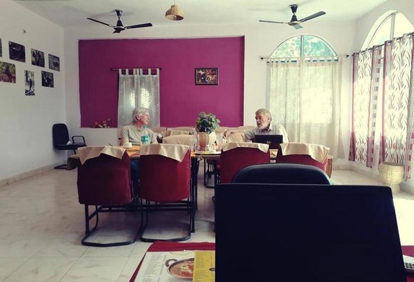 ホテル Narmada Palace