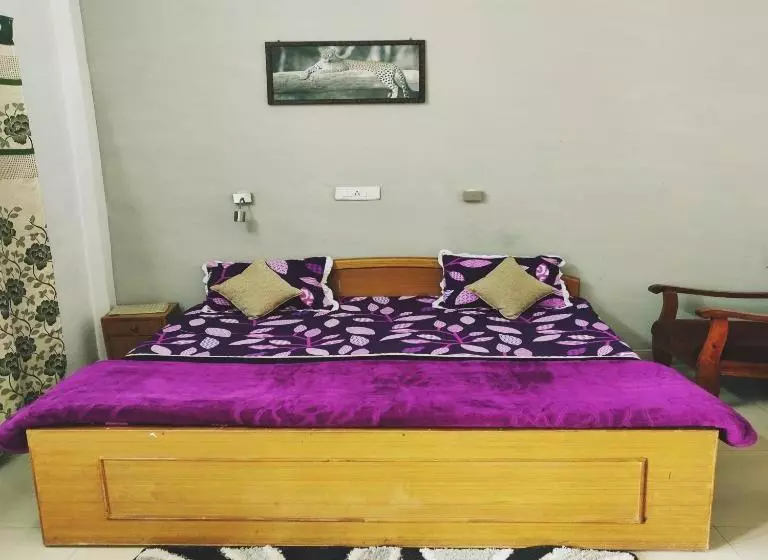 Hotelli Narmada Palace