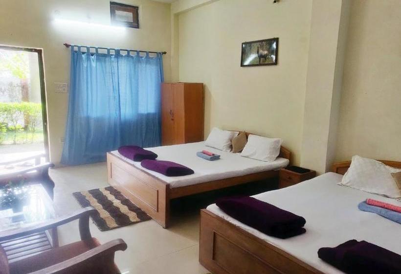 ホテル Narmada Palace