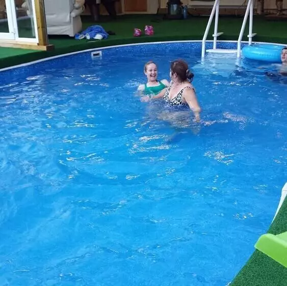 Majatalo Tudor House