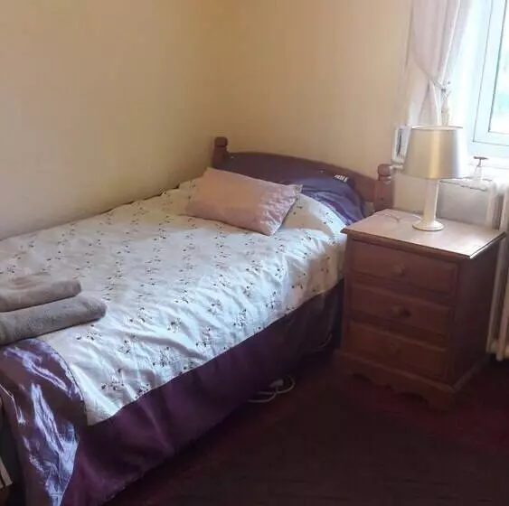 Majatalo Tudor House