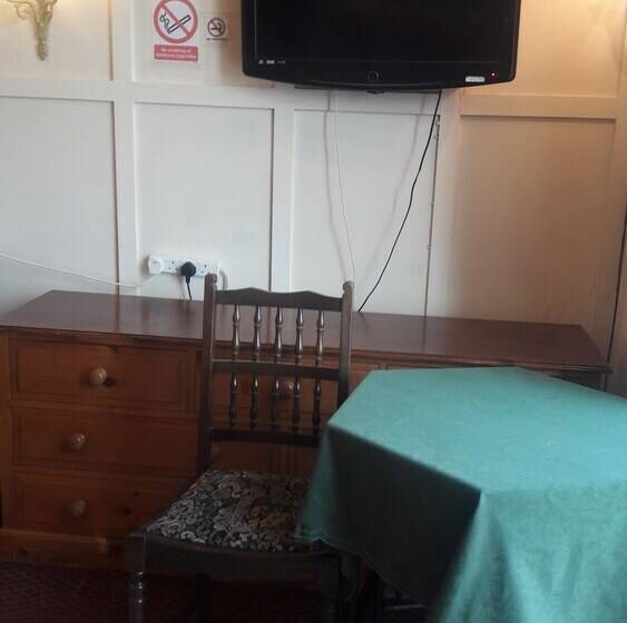 پانسیون Tudor House