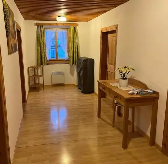 Retkeilymaja Und Restaurant Alpina