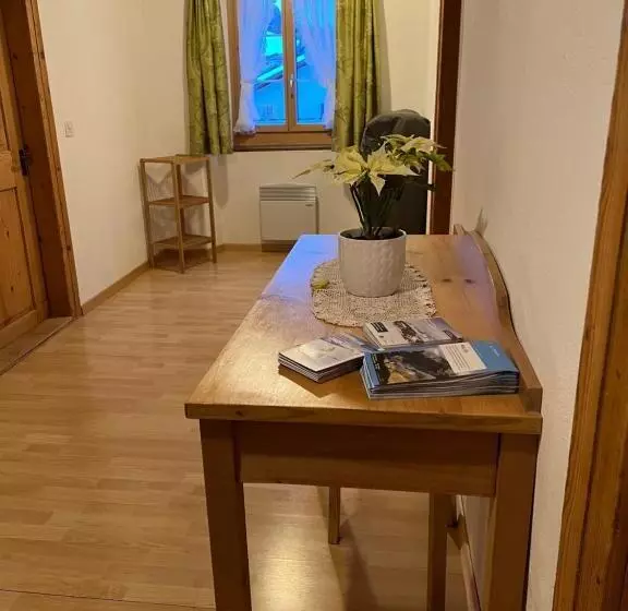 Retkeilymaja Und Restaurant Alpina