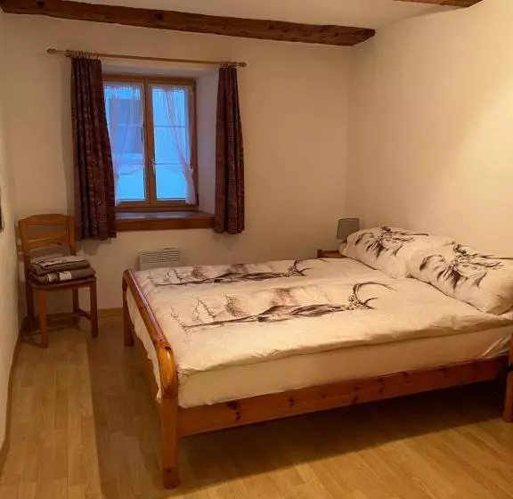 Retkeilymaja Und Restaurant Alpina