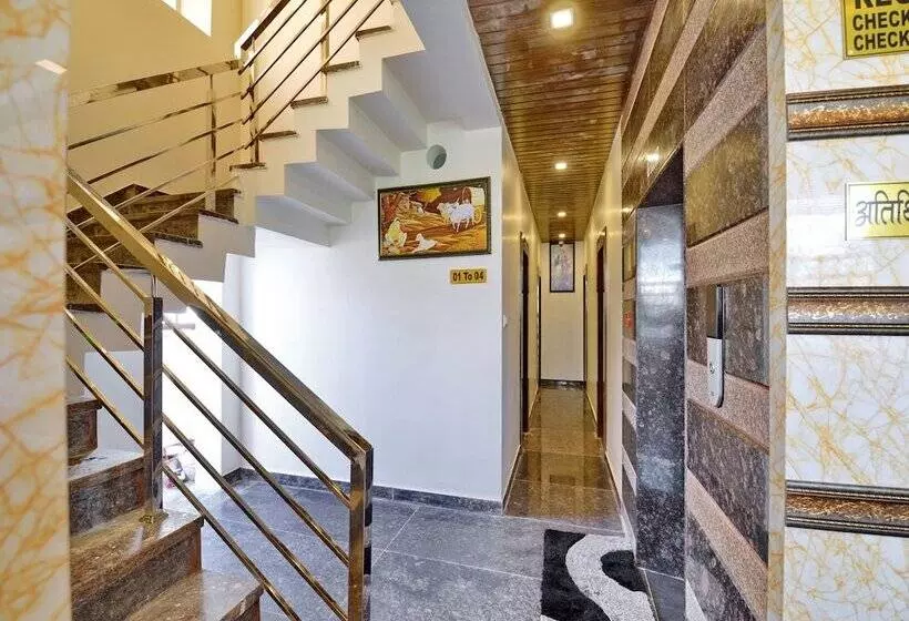 Hotelli Oyo 13795 Delight Home Stay