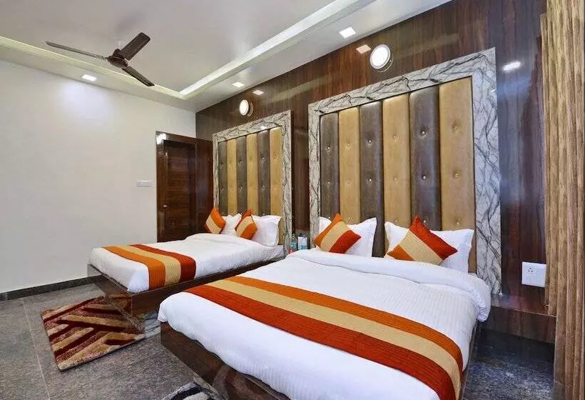 Hotelli Oyo 13795 Delight Home Stay