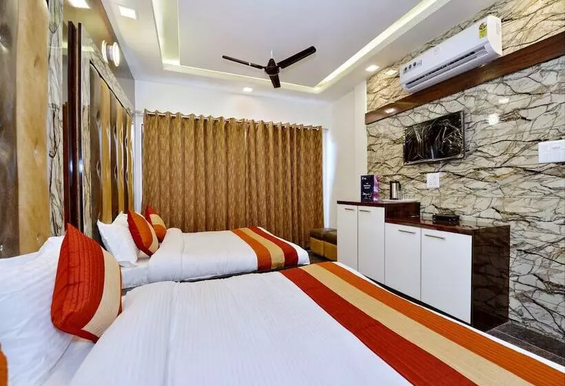 Hotelli Oyo 13795 Delight Home Stay
