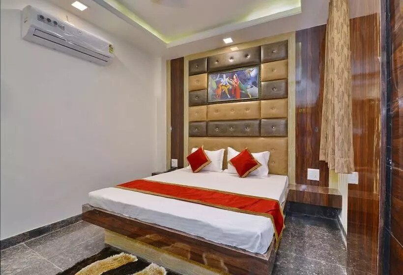 Hotelli Oyo 13795 Delight Home Stay