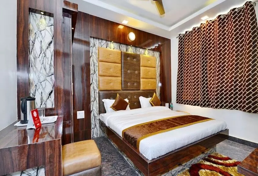 Hotelli Oyo 13795 Delight Home Stay