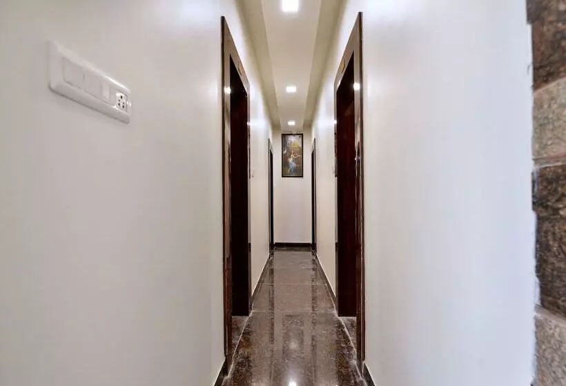 Hotelli Oyo 13795 Delight Home Stay