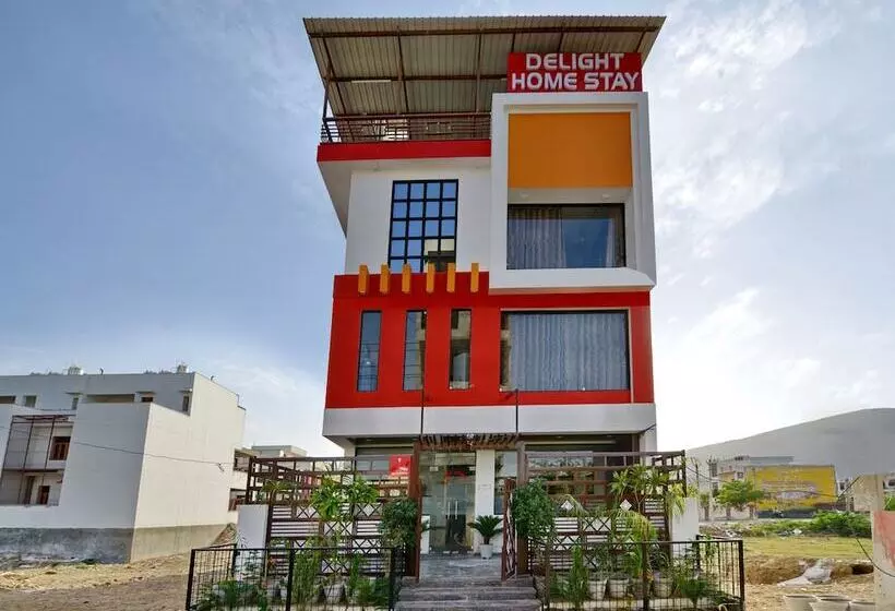 Hotelli Oyo 13795 Delight Home Stay