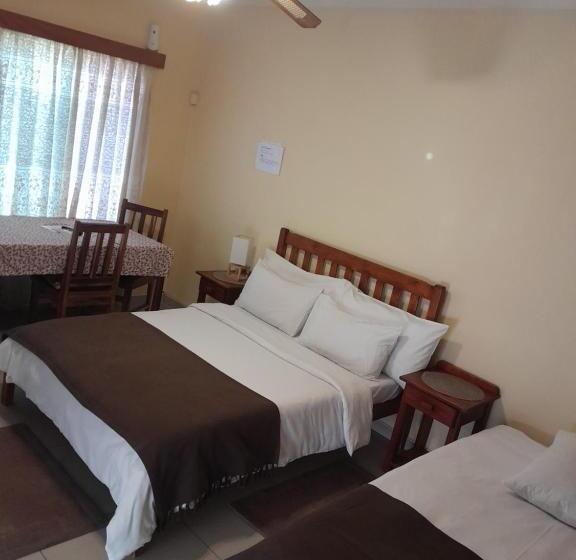 بنسيون Eve S Accommodation