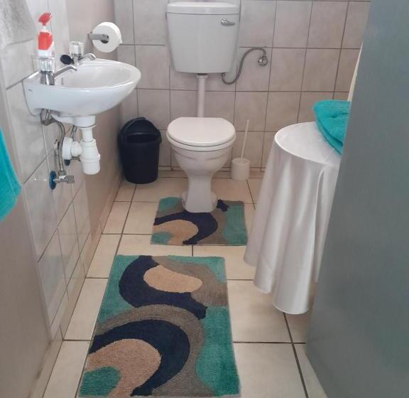 بنسيون Eve S Accommodation