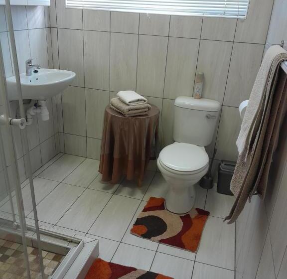 بنسيون Eve S Accommodation