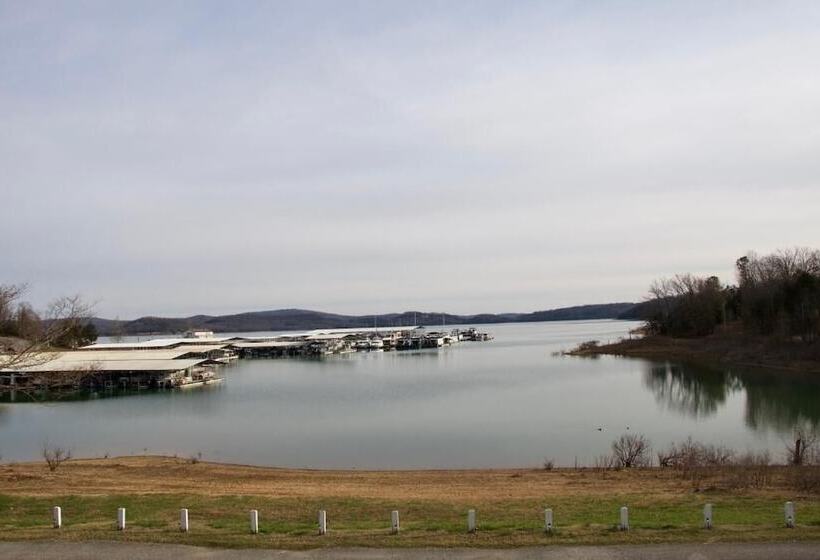 فندق صغير Tanglewood Lodge