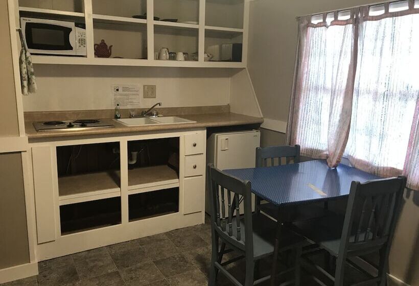 فندق صغير Tanglewood Lodge