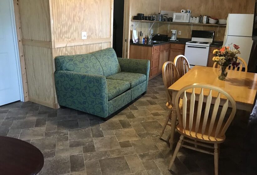 فندق صغير Tanglewood Lodge