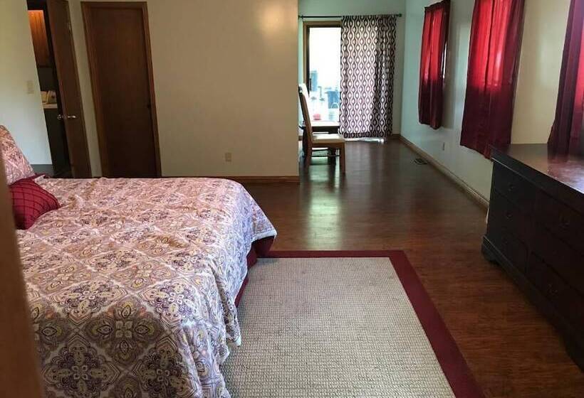 فندق صغير Tanglewood Lodge