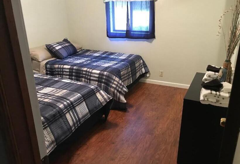 فندق صغير Tanglewood Lodge