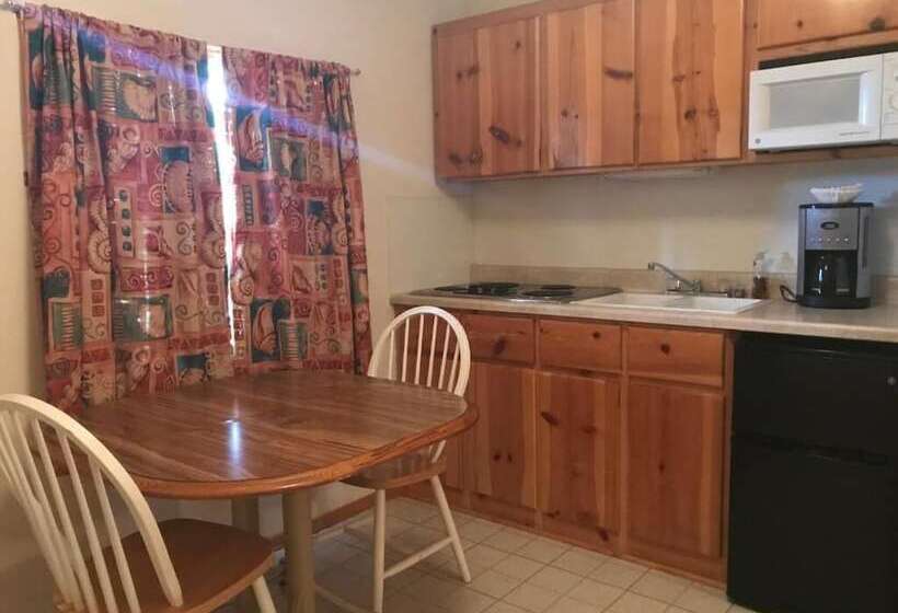 فندق صغير Tanglewood Lodge