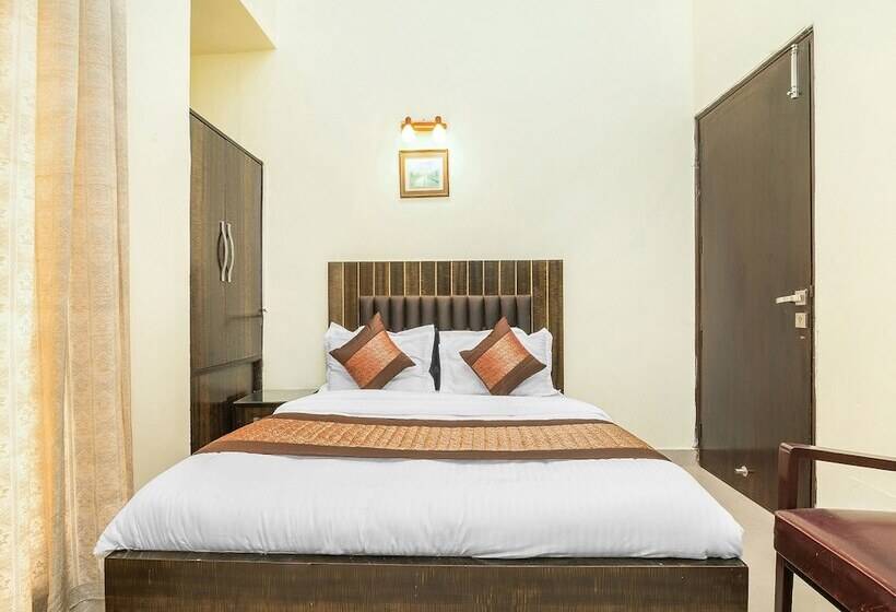 Пансион Oyo 14245 Amitabh Guest House