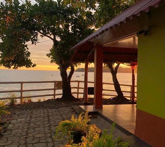 Общежитие Hostal Familiar Rolo