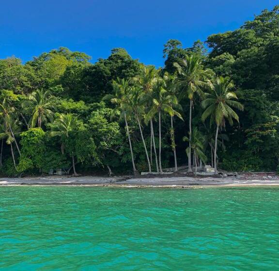 Общежитие Hostal Familiar Rolo