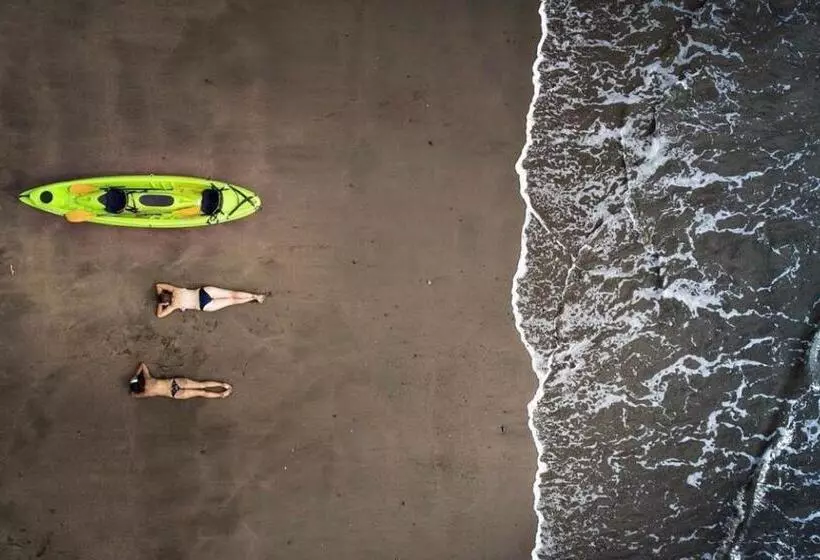 ユースホステル Hostal Familiar Rolo